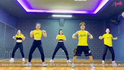 Shoulder Rotation Warm-Up Exercise GIF